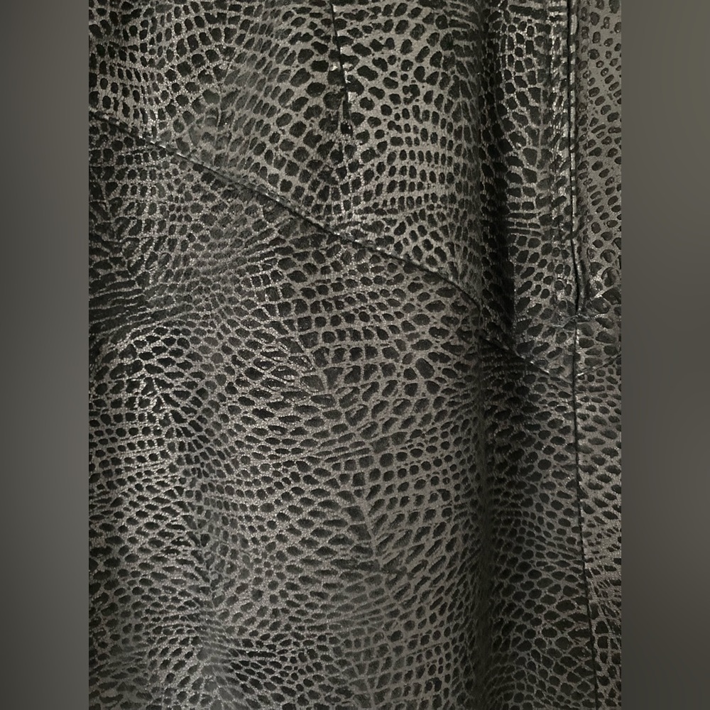 Women’s vintage black leather high waisted snake print skirt - Picture 5 of 13
